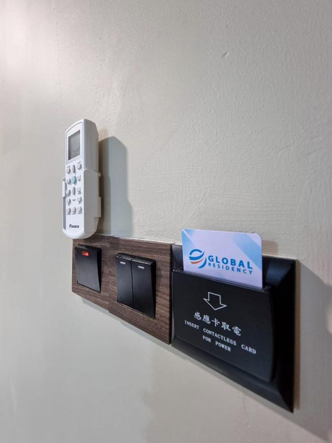 Global Residency Hotell Kota Kinabalu Exteriör bild