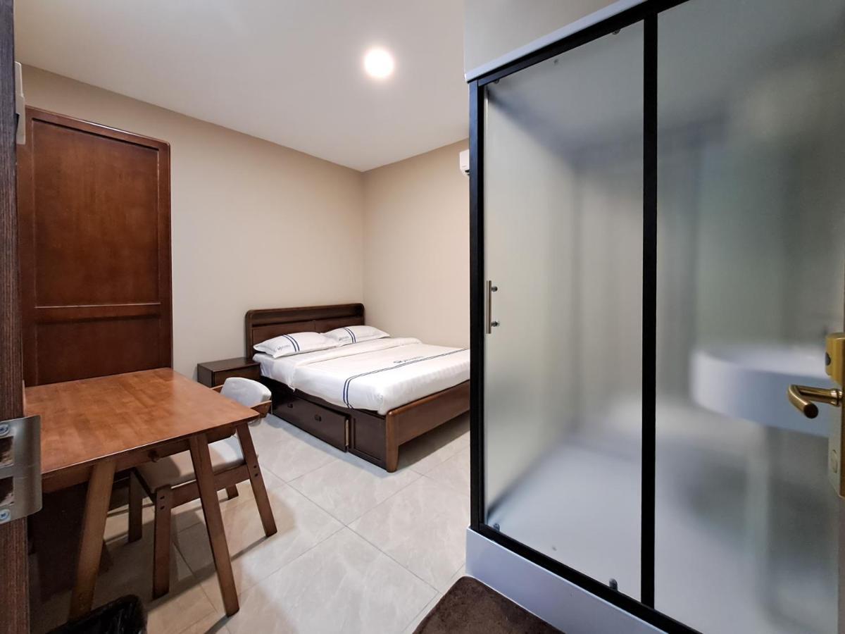 Global Residency Hotell Kota Kinabalu Exteriör bild