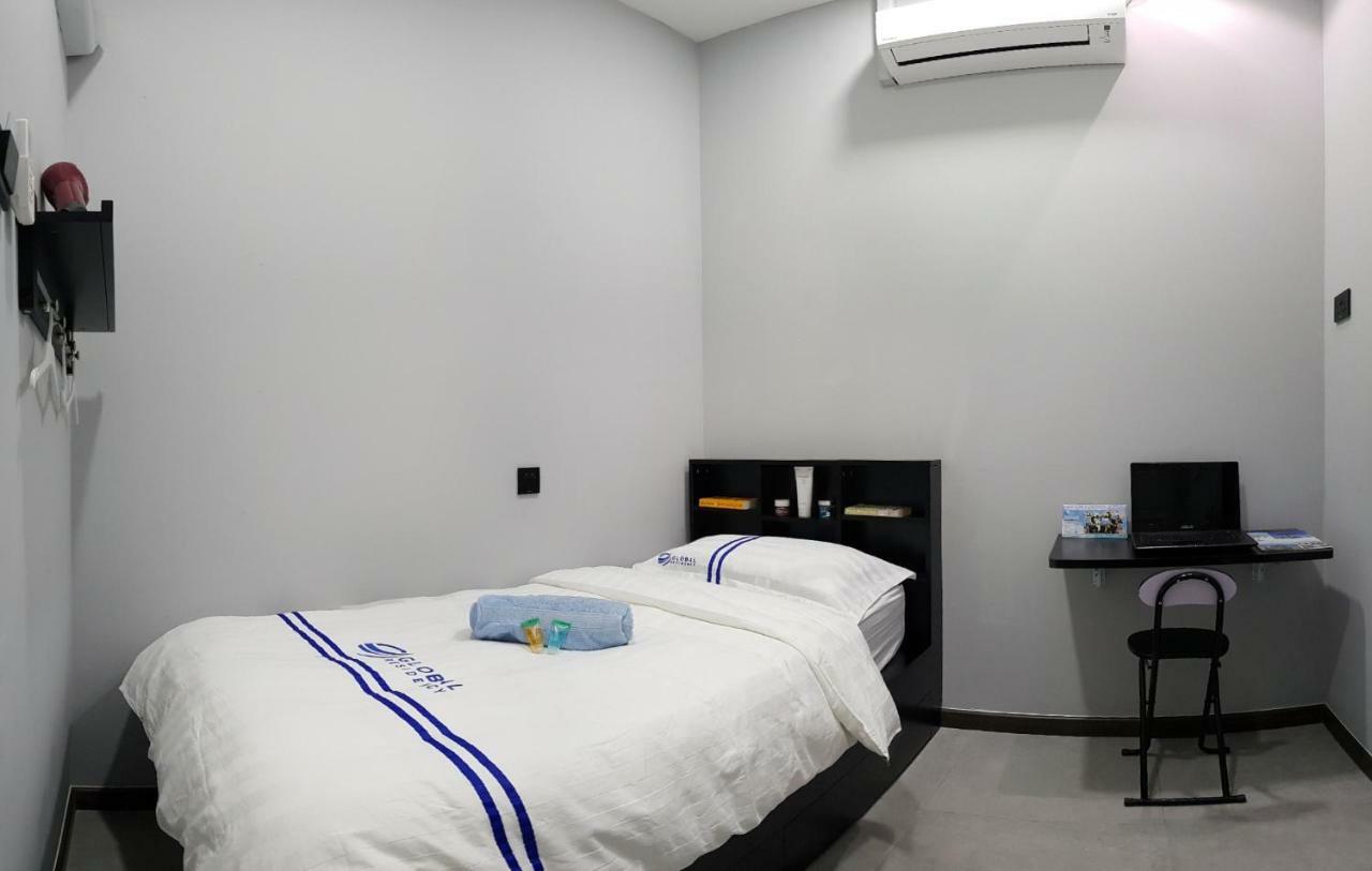 Global Residency Hotell Kota Kinabalu Exteriör bild