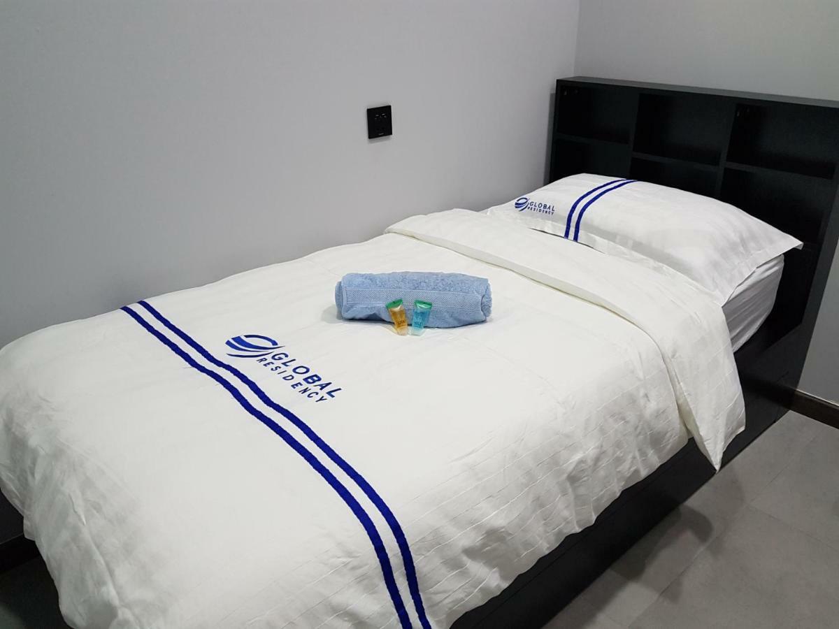 Global Residency Hotell Kota Kinabalu Exteriör bild