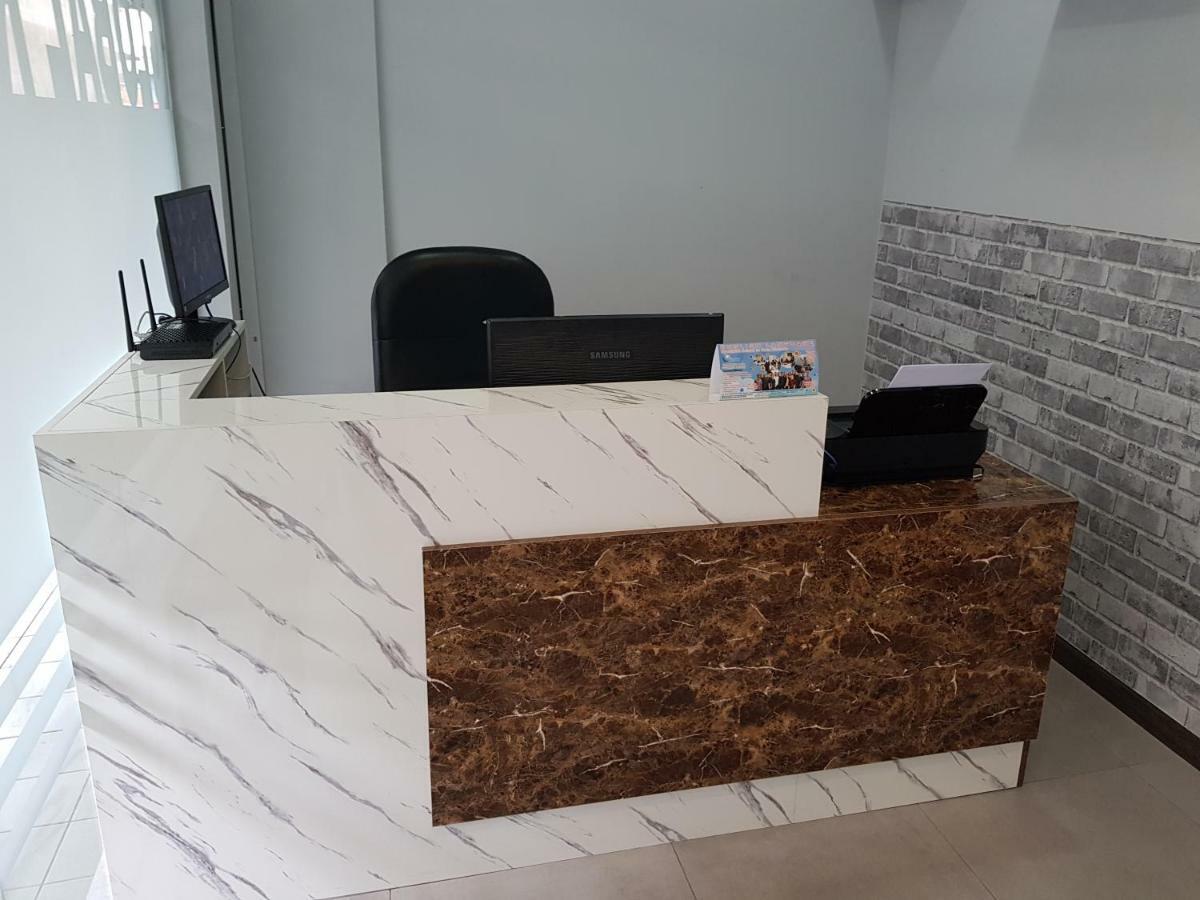Global Residency Hotell Kota Kinabalu Exteriör bild